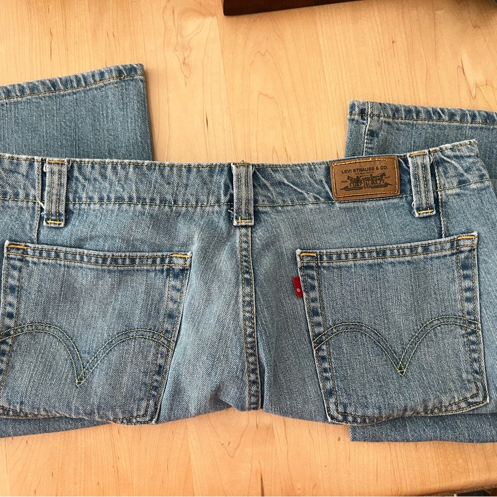 Women’s Like New 14S Levi's Light Blue Boot Cut Jeans with Red Tab - Picture 2 of 6
